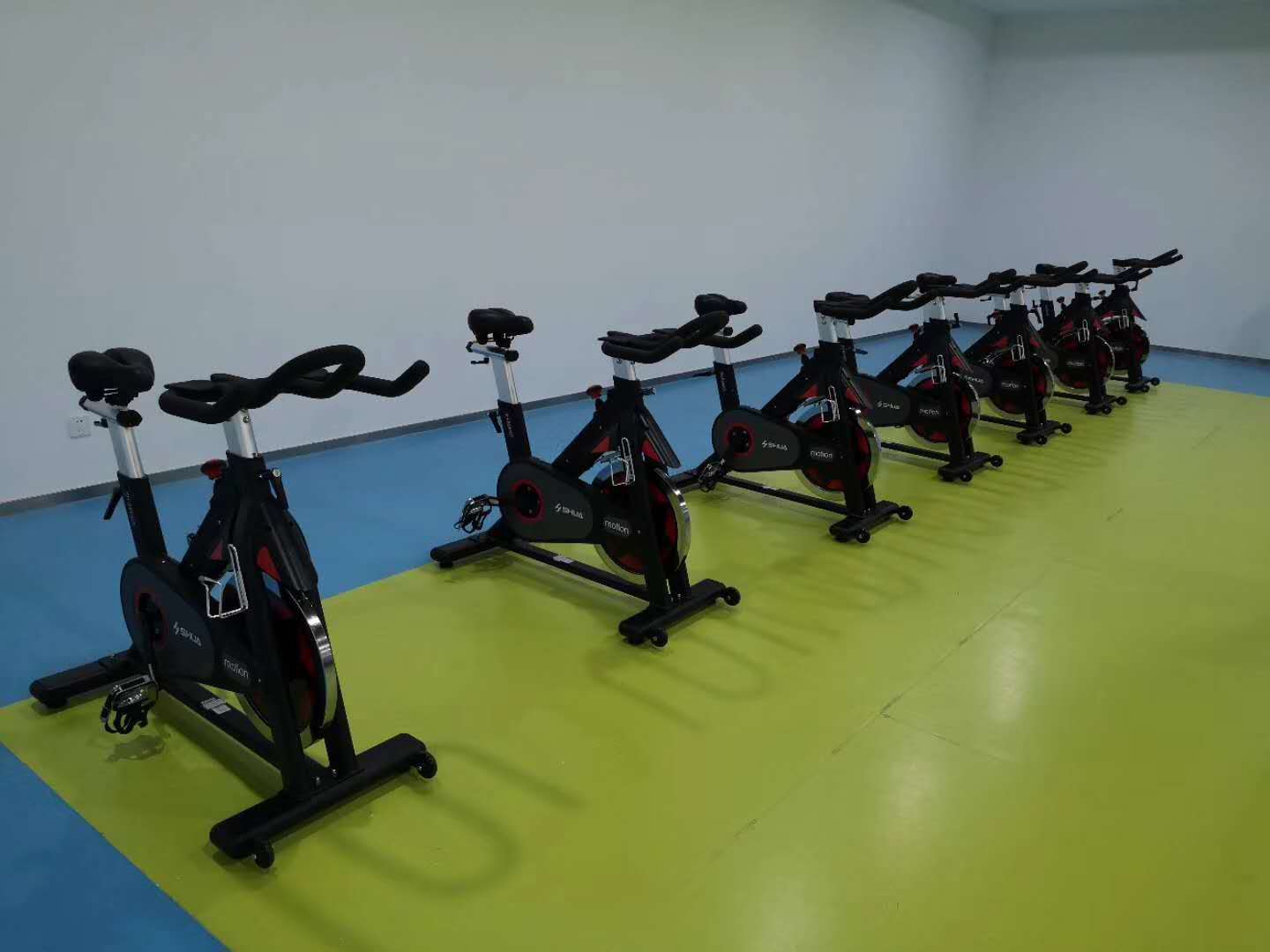 单位健身房器材